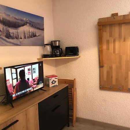 3 Personnes Idealement Situe, Au Pied Des Pistes Et Proche Commerces